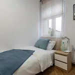 Apartment Comfort By Bookinghost *
