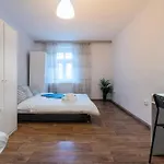 Apartment Comfort By Bookinghost