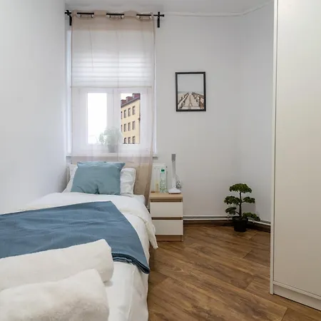 Comfort By Bookinghost Apartament