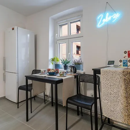 Comfort By Bookinghost Apartament