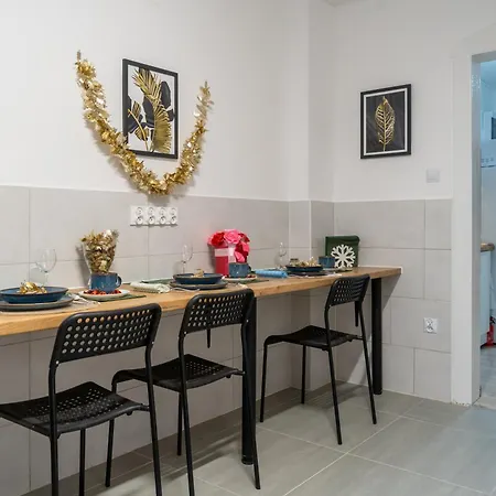 Comfort By Bookinghost