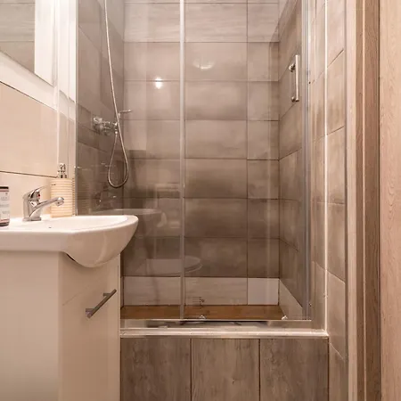 Comfort By Bookinghost Apartament *