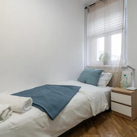 Apartment Comfort By Bookinghost *