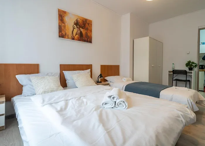 Comfort By Bookinghost *