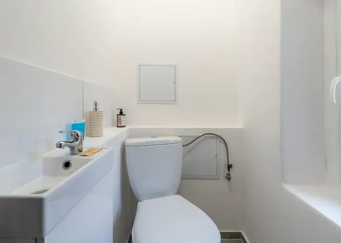 Comfort By Bookinghost דירה *