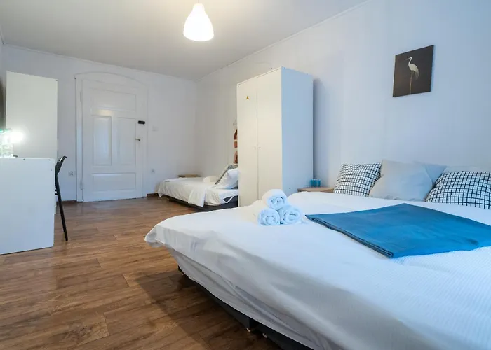 Comfort By Bookinghost דירה זברזה