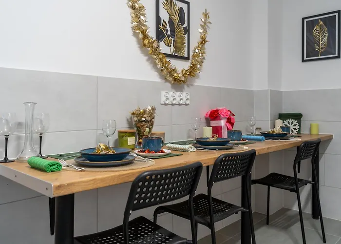 Comfort By Bookinghost *