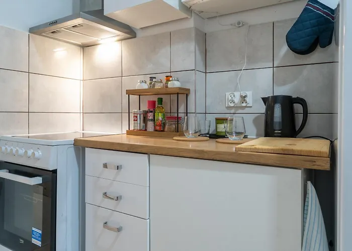 Comfort By Bookinghost *