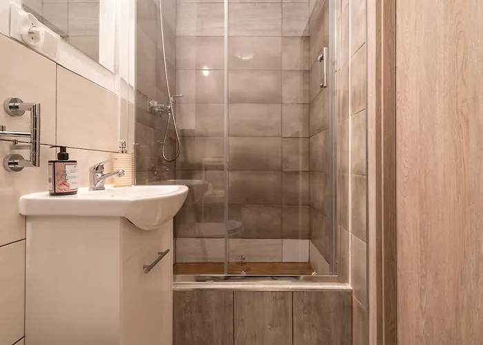 Comfort By Bookinghost דירה *